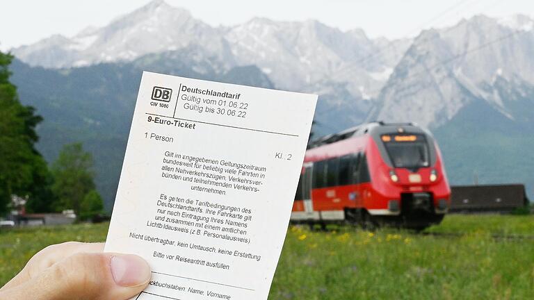 Mit dem Regionalzug günstig ins Wochenende? Das 9-Euro-Ticket macht es möglich. Wir haben Tipps für Ausflüge mit Übernachtung.