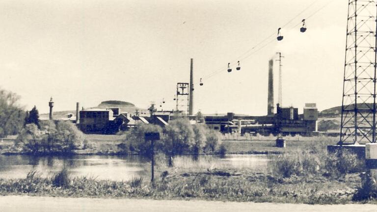 Seilbahn zum Zementwerk Schwenk Karlstadt 1958. Seilbahn zum Zementwerk Schwenk Karlstadt 1958.
