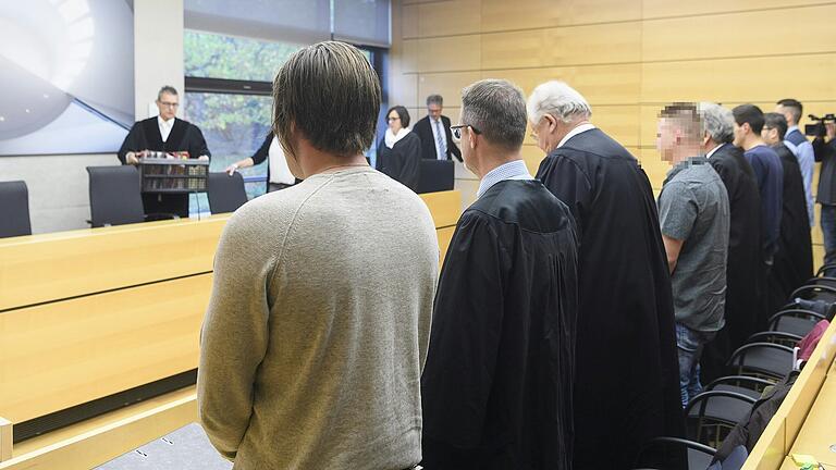 Im Oktober 2019 müssen sich die vier jungen Männer erstmals vor Gericht verantworten. Im Oktober 2019 müssen sich die vier jungen Männer erstmals vor Gericht verantworten.