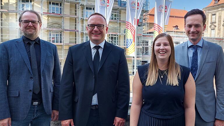 Im Bild (von links): Regierungsdirektor Christian Frank, Stefan Pabst, die neue ZRF-Geschäftsstellenleiterin Marina Höhn und Landrat Florian Töpper.