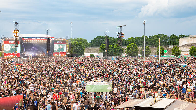 Bei Rock im Park spielten am ersten Festivaltag (Freitag, 3. Juni 2022) unter anderem die Bands Korn, Volbeat, Billy Talent usw. bei rund 75.000 Besuchern. Im Bild spielt die Band Korn.