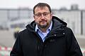 Will zusammen mit dem Betriebsrat den Brose-Standort Würzburg retten: Norbert Zirnsak, Erster Bevollmächtigter der IG Metall. Das Bild zeigt ihn am Rande einer Betriebsversammlung bei Brose am Donnerstag.