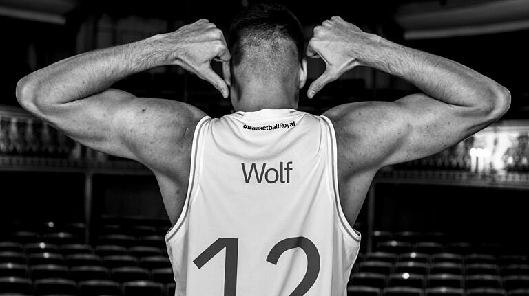 Ende Februar hat Christopher Wolf die Diagnose Lymphdrüsenkrebs erhalten. Der gebürtige Bamberger kann sich auf Familie und Freunde verlassen, die ihm beim Kampf gegen den Krebs überstützen. Ende Februar hat Christopher Wolf die Diagnose Lymphdrüsenkrebs erhalten. Der gebürtige Bamberger kann sich auf Familie und Freunde verlassen, die ihm beim Kampf gegen den Krebs überstützen.