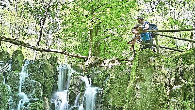 Wandern an der Teufelsmühle in der bayerischen Rhön       -  Wandern an der Teufelsmühle in der bayerischen Rhön