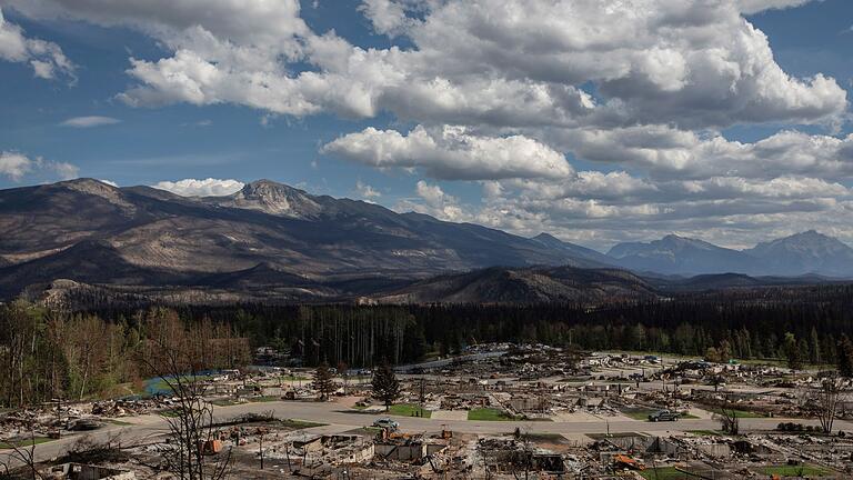 Waldbrände in Kanada       -  Aufgrund der Waldbrände ist der Jasper-Nationalpark für Besucherinnen und Besucher derzeit geschlossen.