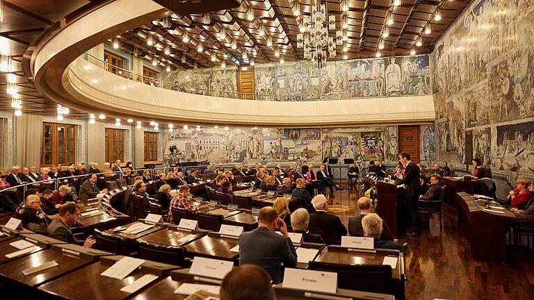 Die Stimmung im Würzburger Stadtrat wirkte in den letzten Wochen und Monaten recht angespannt.