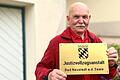 Früher zierte das Schild die Bad Neustädter Gefängnismauer, inzwischen hängt es bei Heinz Haberberger in Herschfeld in der Garage. Der 79-Jährige leitete als letzter Dienstleiter die JVA Bad Neustadt.&nbsp;