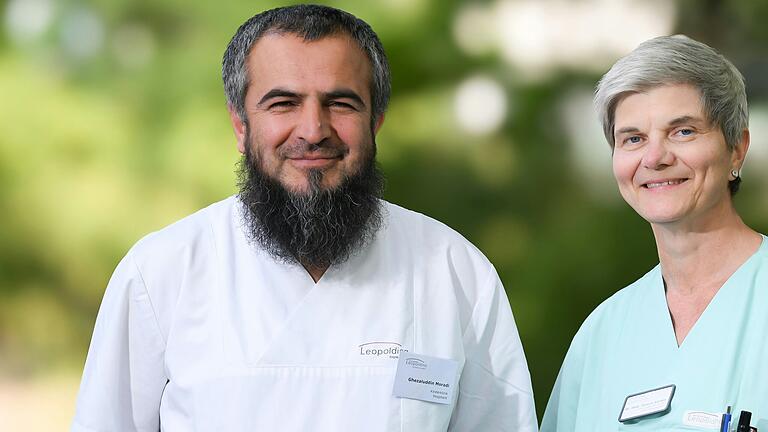 Ghezaluddin Moradi und Dr. Jessica Körber verbindet eine außergewöhnliche Freundschaft: Die beiden Ärzte kennen sich ein halbes Leben lang – seit Mai sind sie Kollegen am Schweinfurter Krankenhaus. Ghezaluddin Moradi und Dr. Jessica Körber verbindet eine außergewöhnliche Freundschaft: Die beiden Ärzte kennen sich ein halbes Leben lang – seit Mai sind sie Kollegen am Schweinfurter Krankenhaus.