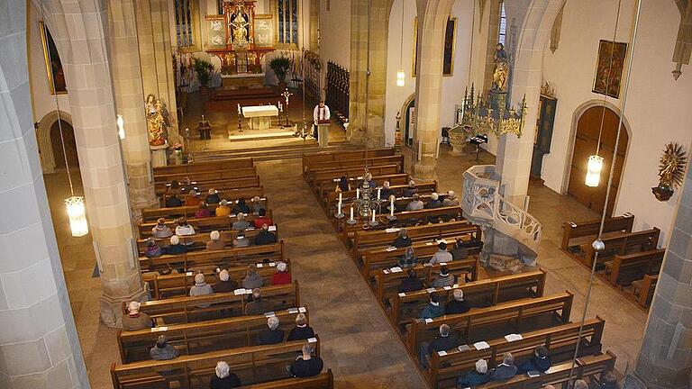 In der Stadtpfarrkirche Bad Königshofen finden traditionell an den Sonntagen Fastenpredigten statt. In der Stadtpfarrkirche Bad Königshofen finden traditionell an den Sonntagen Fastenpredigten statt.