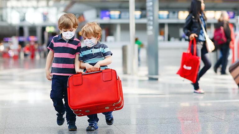 Urlaubsreisen sind ab dem Pfingst-Wochenende in Bayern wieder erlaubt. Voraussetzung ist eine stabil niedrige Inzidenz am Urlaubsort. Und auch die Reisenden müssen einige Regeln befolgen.