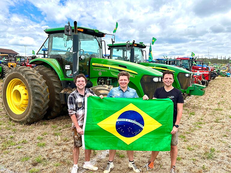 Sie waren auch schon in Las Vegas auf Tour, doch dieses Mal war es Entre Rios in Brasilien (von links): Philipp, Tobias und Markus Thomann alias 'Die Dorfrocker'.