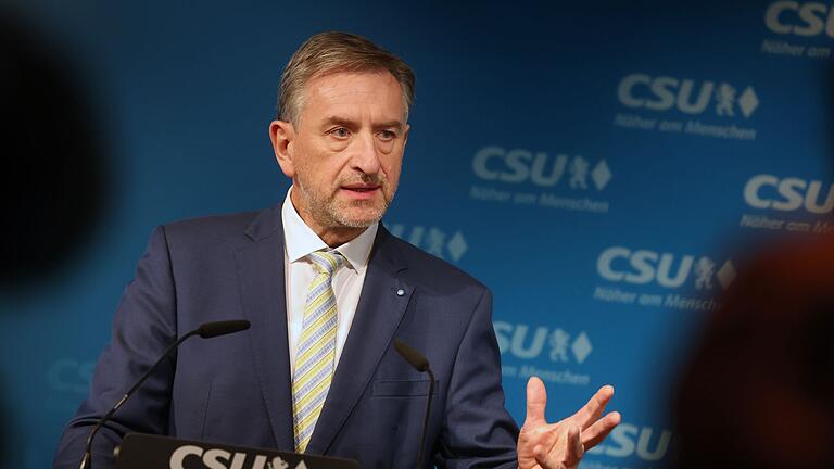 Sitzung des CSU-Vorstands - Pressekonferenz       -  Kandidiert für die CSU und soll Minister werden: Bauernverbands-Präsident Günther Felßner.