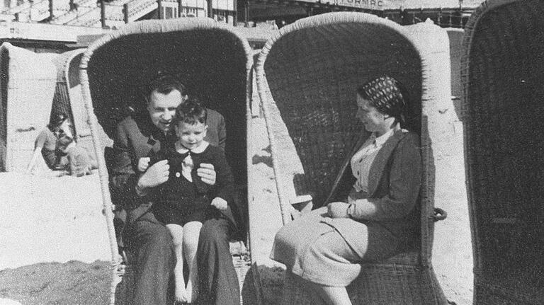 Im Exil in Holland: Ernst Ruschkewitz mit Frau Ruth und Sohn Jan. Im Exil in Holland: Ernst Ruschkewitz mit Frau Ruth und Sohn Jan.