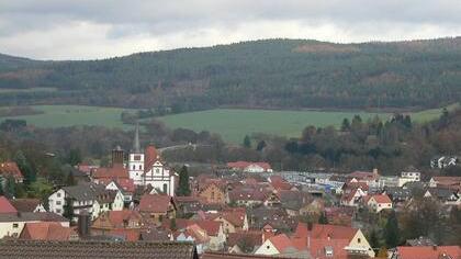 Wie kann jemand in einer       -  Wie kann jemand in einer so ruhigen und beschaulichen kleinen Gemeinde wie Burgsinn spurlos verschwinden? Die Frage bewegt die Burgsinner noch
ein Jahr nach dem Verschwinden von Brigitte Volkert.