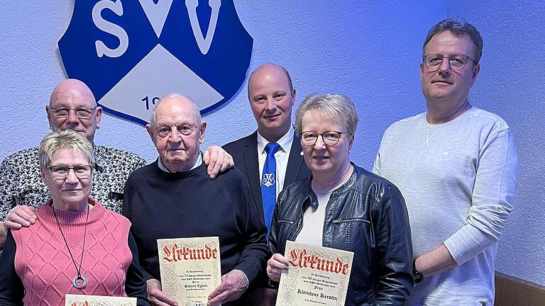 Unser Bild zeigt die geehrten Mitglieder (von links): Marianne Wolf, Klaus Schlereth, Egbert Schmitt, Vorsitzenden Manuel Vorndran, Kerstin Kleinhenz und Richard Müller.       -  Unser Bild zeigt die geehrten Mitglieder (von links): Marianne Wolf, Klaus Schlereth, Egbert Schmitt, Vorsitzenden Manuel Vorndran, Kerstin Kleinhenz und Richard Müller.