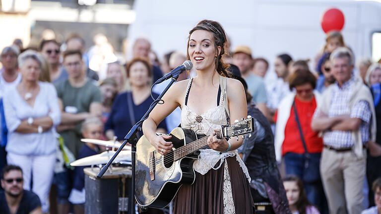 Straßenmusikfestival in Würzburg       -  Würzburg wird zur Bühne: In Würzburg findet wieder das Stramu statt. Unser Bild stammt vom Festival  2018.