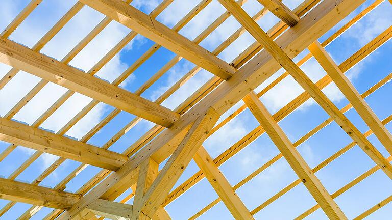 Bringen 5000 Euro Zuschuss einen Bauherren dazu, beim Hausbau Niedrigenergiestandards einzuhalten? Der Marktheidenfelder Stadtrat will das Förderprogramm überdenken. (Symbolbild)