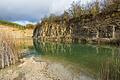 Flachwasserzonen und bis zu 48 Meter tiefe Stellen hat der Grundwassersee.