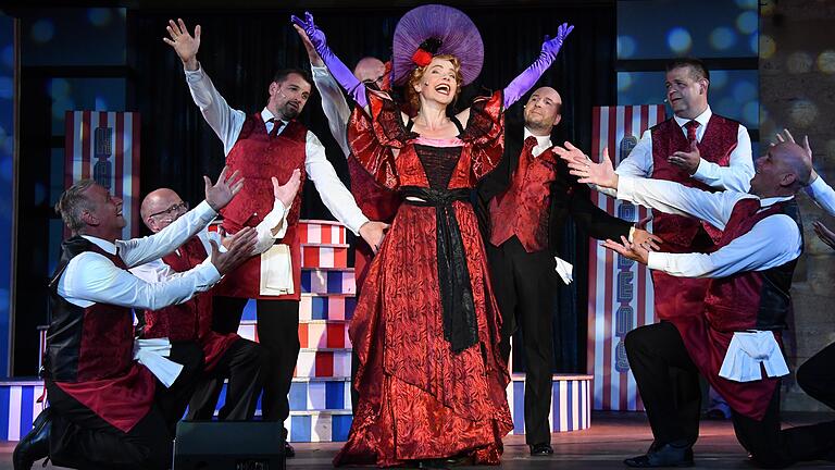 Das Musical 'Hello, Dolly!' war der Publikumsrenner bei den diesjährigen Frankenfestspielen in Röttingen. Doch wie soll es mit dem Sommertheater auf Burg Brattenstein weitergehen?