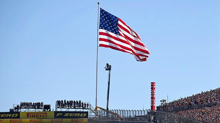 Großer Preis der USA       -  Schon in der erste Kurve verlor Lando Norris nach dem Start die Führung.