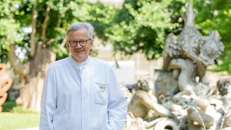 Der Chirurg sagt Ade: Professor Ekkehard Schippers vom Juliusspital verabschiedet sich in den Ruhestand.&nbsp;