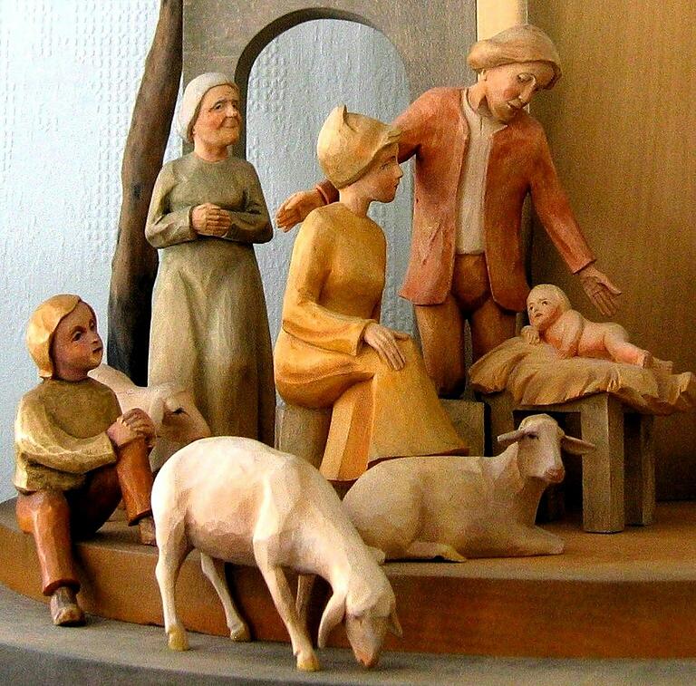Krippe aus Lindenholz von Robert Frank. Krippe aus Lindenholz von Robert Frank.