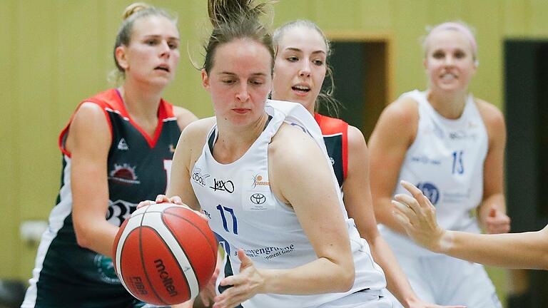 Alexandra Daub, hier im Heimspiel der QOOL Sharks gegen Wasserburg im Sportzentrum Feggrube, erzielte sechs Punkte gegen den ASC Mainz. Die Würzburgerinnen verloren bei den Rheinhessinnen knapp. Alexandra Daub, hier im Heimspiel der QOOL Sharks gegen Wasserburg im Sportzentrum Feggrube, erzielte sechs Punkte gegen den ASC Mainz. Die Würzburgerinnen verloren bei den Rheinhessinnen knapp.