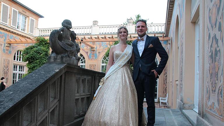 Rosenkönigin Dana Rüttger und Tanzpartner Niklas Kaiser - Rosenkönigin Dana Rüttger und Tanzpartner Niklas Kaiser Rosenkönigin Dana Rüttger und Tanzpartner Niklas Kaiser - Rosenkönigin Dana Rüttger und Tanzpartner Niklas Kaiser