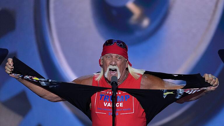 Wahlkampf in den USA - Parteitag der Republikaner       -  Hulk Hogan riss sich beim Republikaner-Parteitag in Milwaukee das Shirt vom Leib. (Archivbild)