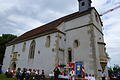 Vor der uralten Kunigundenkapelle wurde zunächst der Gottesdienst und anschließend der Abschluss der Dachsanierung gefeiert.