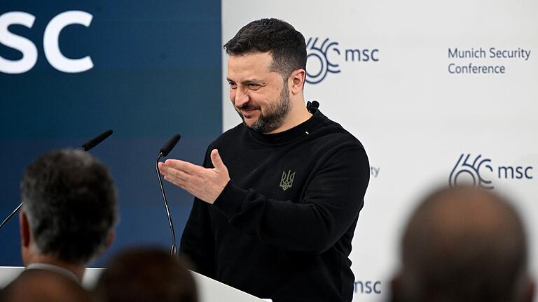 Fortsetzung 60. Münchner Sicherheitskonferenz (MSC) - Wolodymyr Selenskyj, Präsident der Ukraine, spricht während der 60. Münchner Sicherheitskonferenz (MSC). Fortsetzung 60. Münchner Sicherheitskonferenz (MSC) - Wolodymyr Selenskyj, Präsident der Ukraine, spricht während der 60. Münchner Sicherheitskonferenz (MSC).