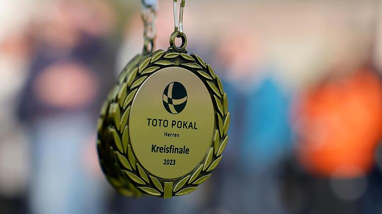 Wer das Kreisfinale im Toto-Pokal-Wettbewerb erreicht, bekommt diese Medaille, der Sieger überdies einen Scheck und den Pokal.