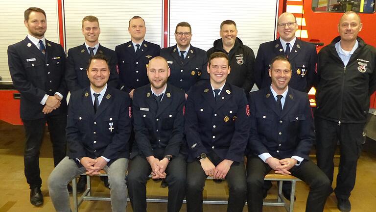 Der Feuerwehrverein Stadtschwarzach hat neu gewählt (vorne von links): Christopher Pohley (Kassier), Florian Hein (Vorsitzender), Michael Fröhling (2. Vorsitzender), Markus Gomille (Schriftführer), (hinten von links) die Kommandanten Christoph Dülch und David Möslein, Hans Dresch (Beisitzer), Jens Falkenstein (Jugendwart), Andreas Hufnagel, Burkhard Schuster und Klaus Dieter Diesinger (alle Beisitzer).