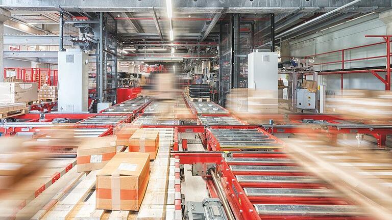 Das Logistikzentrum der Würth Industrie Service gehört zu den modernsten Logistikzentren für Industriebelieferung Europas.