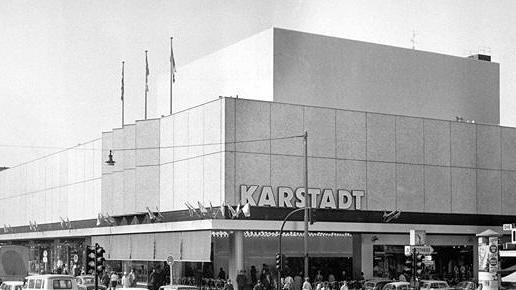 Karstadt-Filiale in in Berlin-Steglitz, aufgenommen 1967. Karstadt-Filiale in in Berlin-Steglitz, aufgenommen 1967.