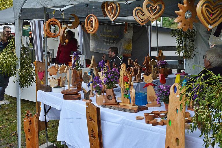 Einiges war wieder beim Rhöner Honig Farm Fest in Hausen/Rhön geboten. Zahlreiche Stände informierten auch über regionale Angebote wie Kunsthandwerk, Haus und Garten und einiges mehr'.