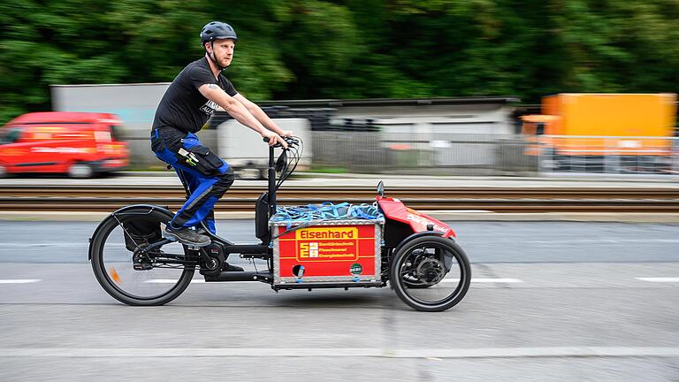 Lastenräder werden immer beliebter – besonders mit elektrischem Antrieb. Neben Familien und Lieferdiensten entdecken auch Handwerker die Vorteile für sich.&nbsp;