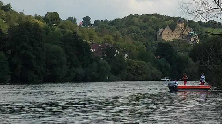 Eine vermisste Person suchen: Teil einer Übung der Wasserwacht, der der auch Taucher im Einsatz waren.&nbsp;