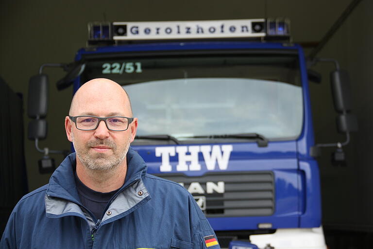Matthias Becker leitete als Gruppenführer der Fachgruppe Elektroversorgung den Einsatz des THW-Ortsverbands Gerolzhofen im Katastrophengebiet. Matthias Becker leitete als Gruppenführer der Fachgruppe Elektroversorgung den Einsatz des THW-Ortsverbands Gerolzhofen im Katastrophengebiet.