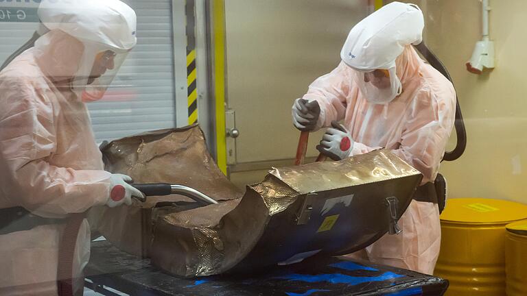 Stück für Stück wird das AKW Grafenrheinfeld zerlegt. Dabei fallen mehrere hunderttausend Tonnen Schutt und Abfall an.