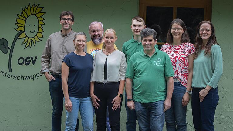 Auf dem Foto Stefan Linder (1. Vorsitzender), Kerstin Rinderknecht (Schriftführerin), Bernd Nitsche (Beisitzer), Inka Nitsche (Kassiererin), Ludwig Vogt (Gerätewart), Massimo Schiavo (Beisitzer), Lisa Schrepfer (Beisitzerin), Anna-Carina Schmidt (2. Vorsitzende).