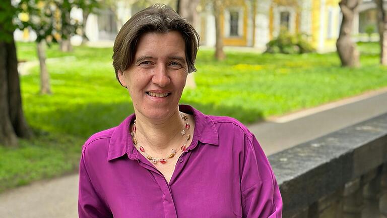Simone Fuchs von der Epilepsie-Beratung Unterfranken der Stiftung Juliusspital Würzburg berät Patienten und Angehörige zu Fragen der komplexen neurologischen Erkrankung. Simone Fuchs von der Epilepsie-Beratung Unterfranken der Stiftung Juliusspital Würzburg berät Patienten und Angehörige zu Fragen der komplexen neurologischen Erkrankung.