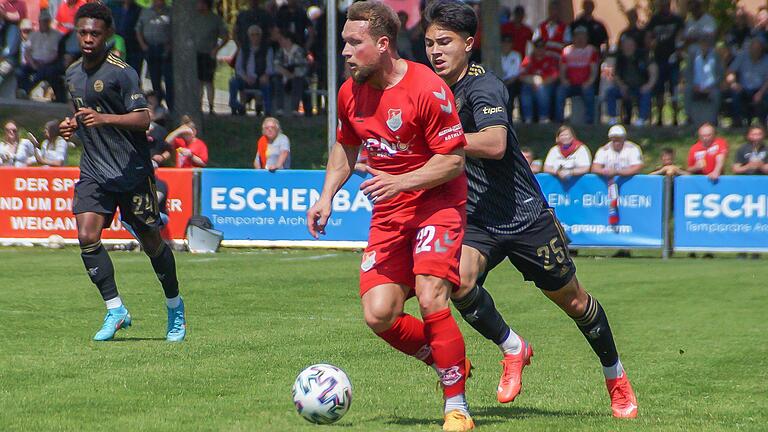 Patrick Hofmann (vorne) vom TSV Aubstadt erreicht vieles, wenn auch etwas später als andere. Und gegen den FC Pipinsried hat er immer gute Erfahrungen gemacht.