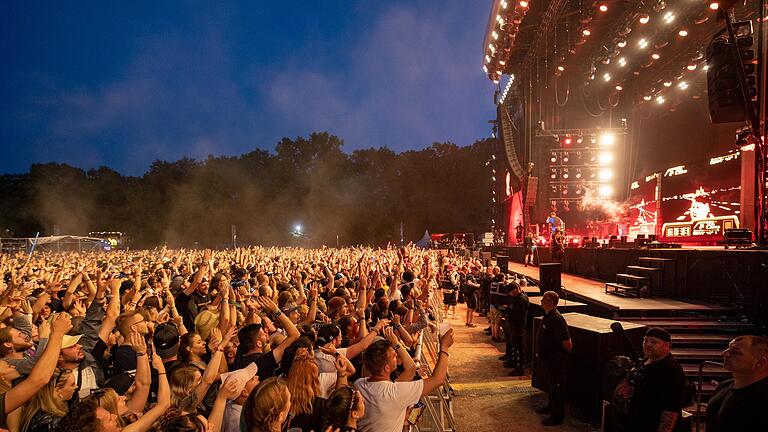 150 000 Musikfans feierten bei Rock im Park 2022. Im Vorfeld der Ausgabe 2023 gibt es Kritik am Veranstalter.