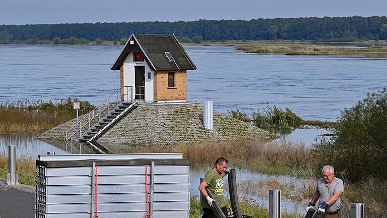 Hochwasser in Brandenburg       -  Ratzdorf erwartet höchste Alarmstufe am Dienstag