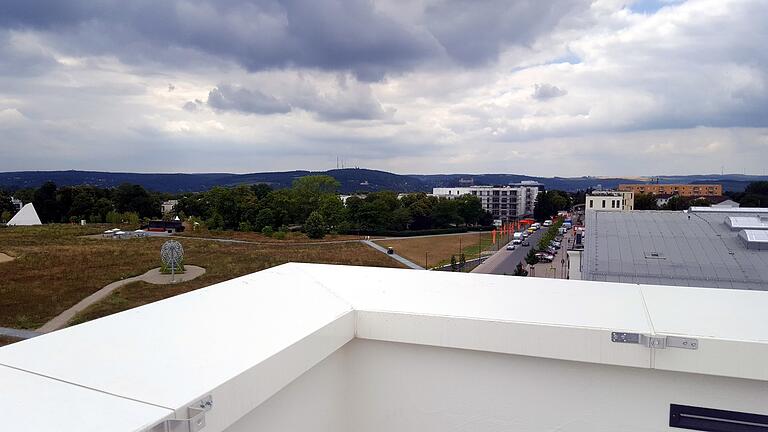 Blick von der Dachterrasse des Towers. Foto: Torsten Schleicher Blick von der Dachterrasse des Towers. Foto: Torsten Schleicher
