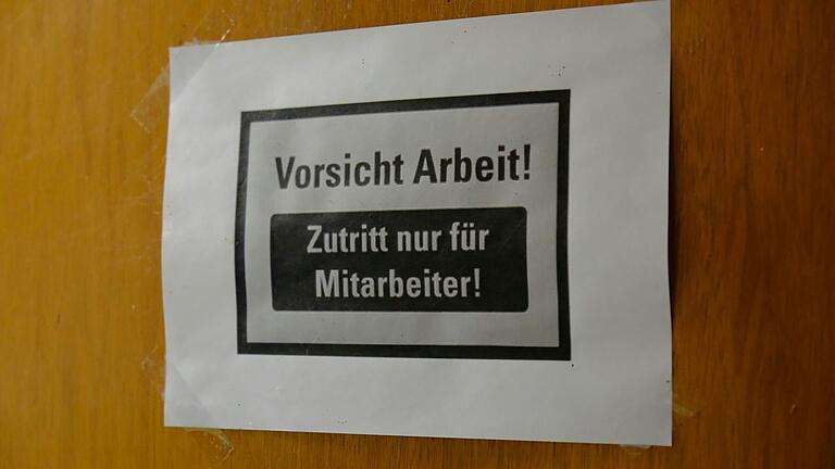 Kein Zutritt für Unbefugte: In der Gewürzekammer wird auf Hygiene besonderer Wert gelegt. Kein Zutritt für Unbefugte: In der Gewürzekammer wird auf Hygiene besonderer Wert gelegt.