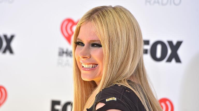 Avril Lavigne       -  Seit mehr als zwei Jahrzehnten eine Größe in der Popmusik: die Kanadierin Avril Lavigne wird 40. (Archivfoto)