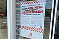 Apotheken-Streik am Mittwoch: Auch die Laurentius-Apotheke in Marktheidenfeld beteiligt sich am Protesttag und weist ihre Kundschaft mit einem Plakat darauf hin.