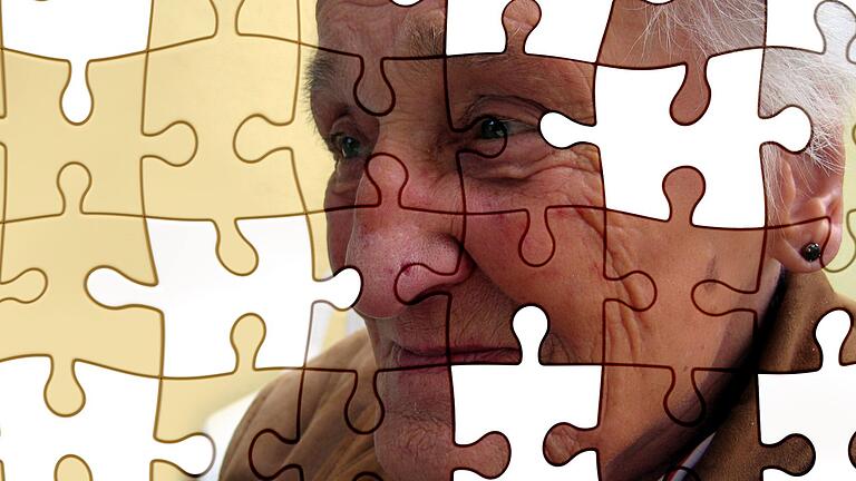 Das Leben als Puzzle betrachtet, gehen den an Demenz Erkrankten immer mehr Puzzleteile verloren.